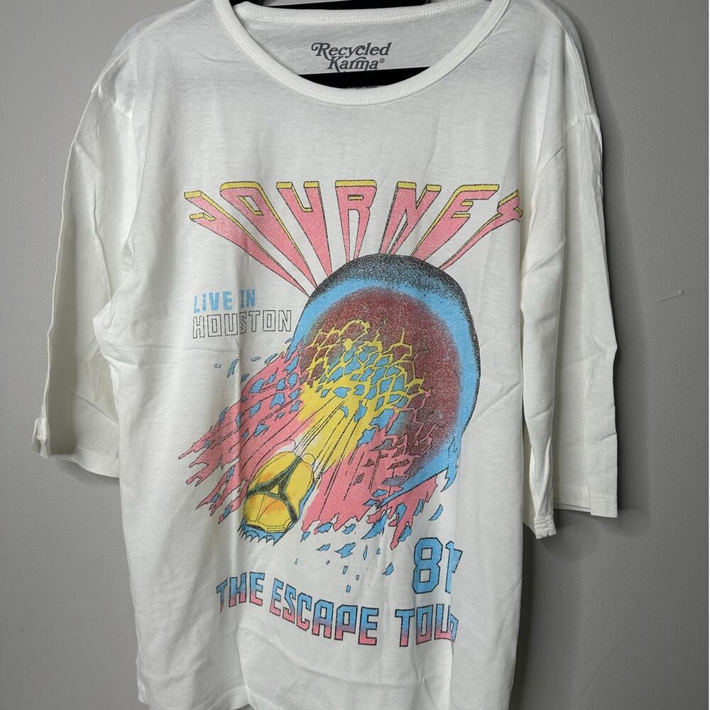 NWT Recycled Karma Journey The Escape Tour T-Shirt White & Pink Sz M